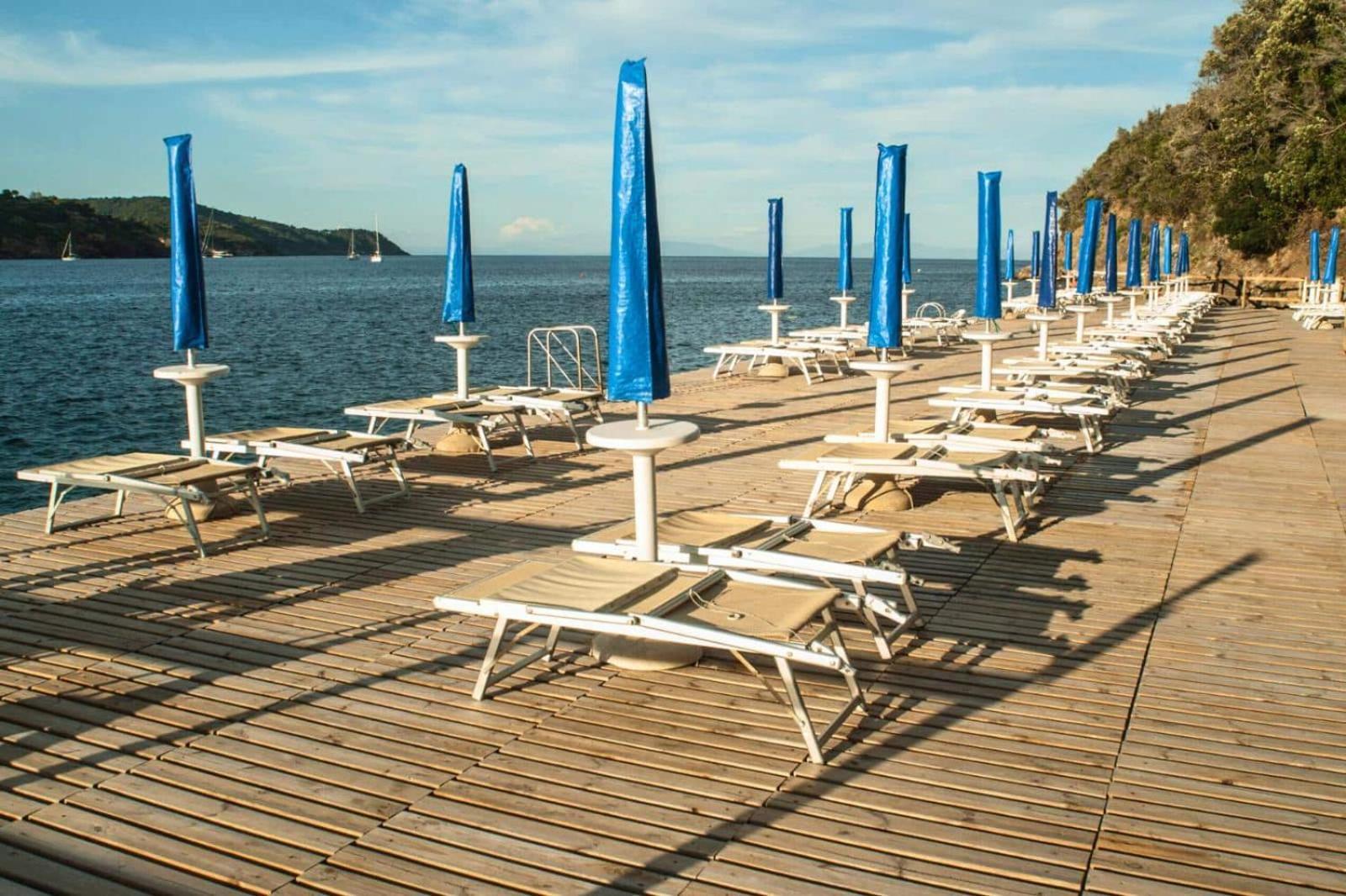 Hotiday Room Collection - Porto Azzurro Каполивери Екстериор снимка