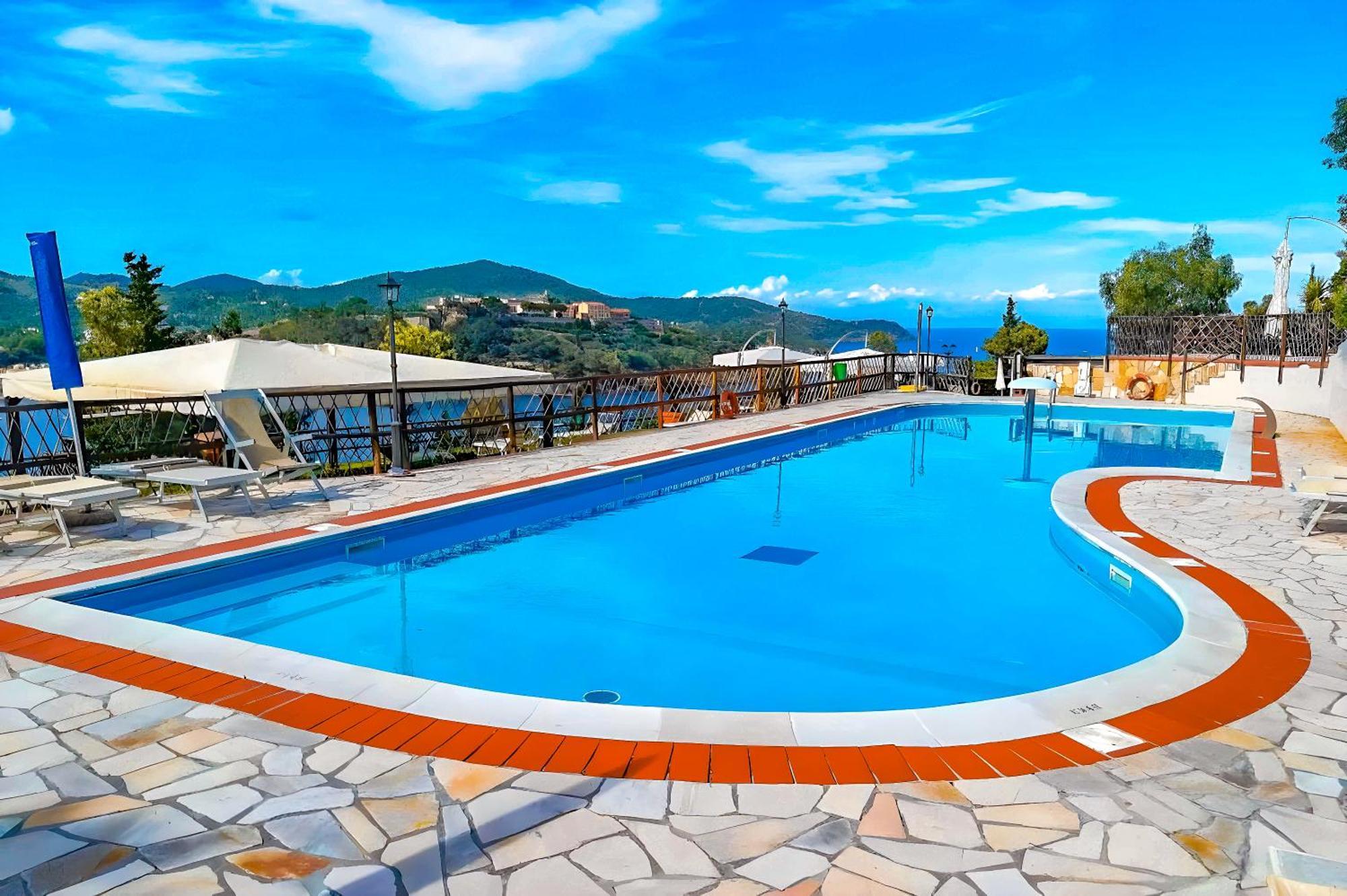 Hotiday Room Collection - Porto Azzurro Каполивери Екстериор снимка