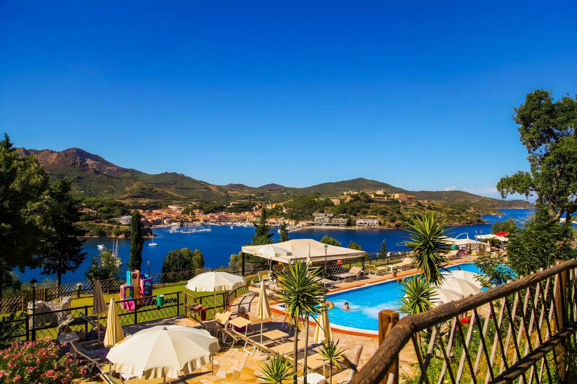 Hotiday Room Collection - Porto Azzurro Каполивери Екстериор снимка