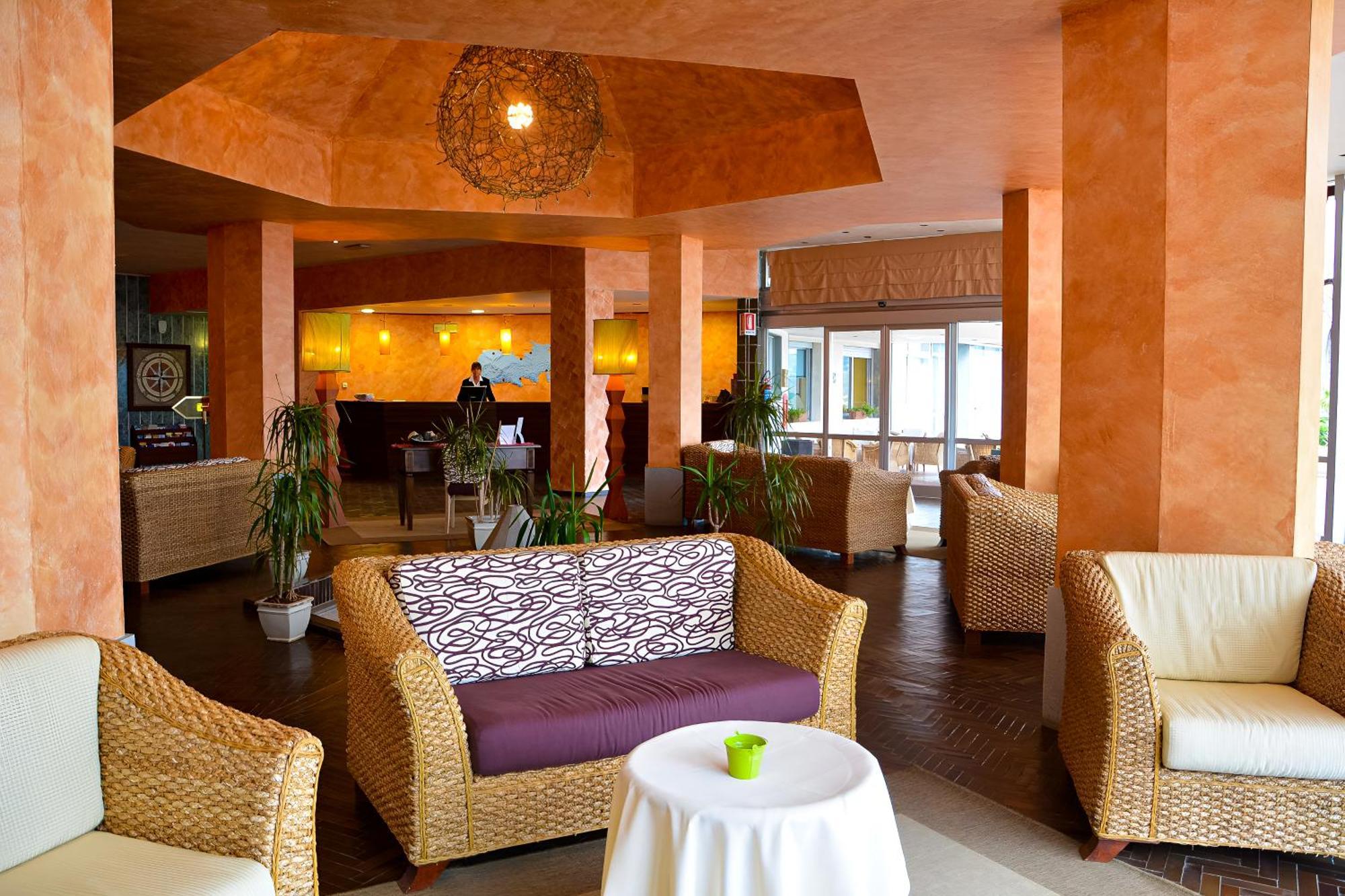Hotiday Room Collection - Porto Azzurro Каполивери Екстериор снимка
