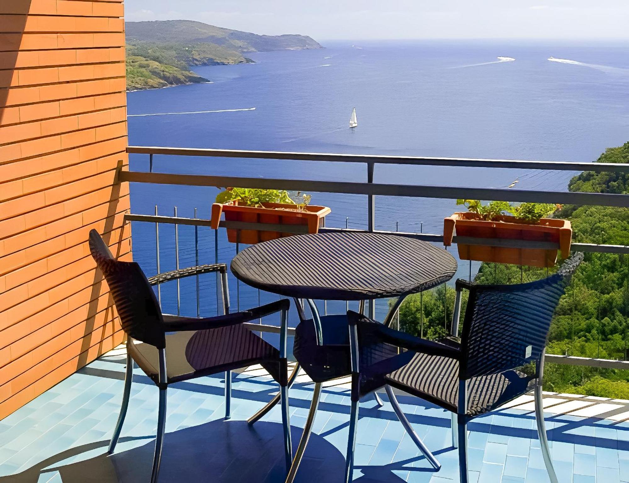 Hotiday Room Collection - Porto Azzurro Каполивери Екстериор снимка