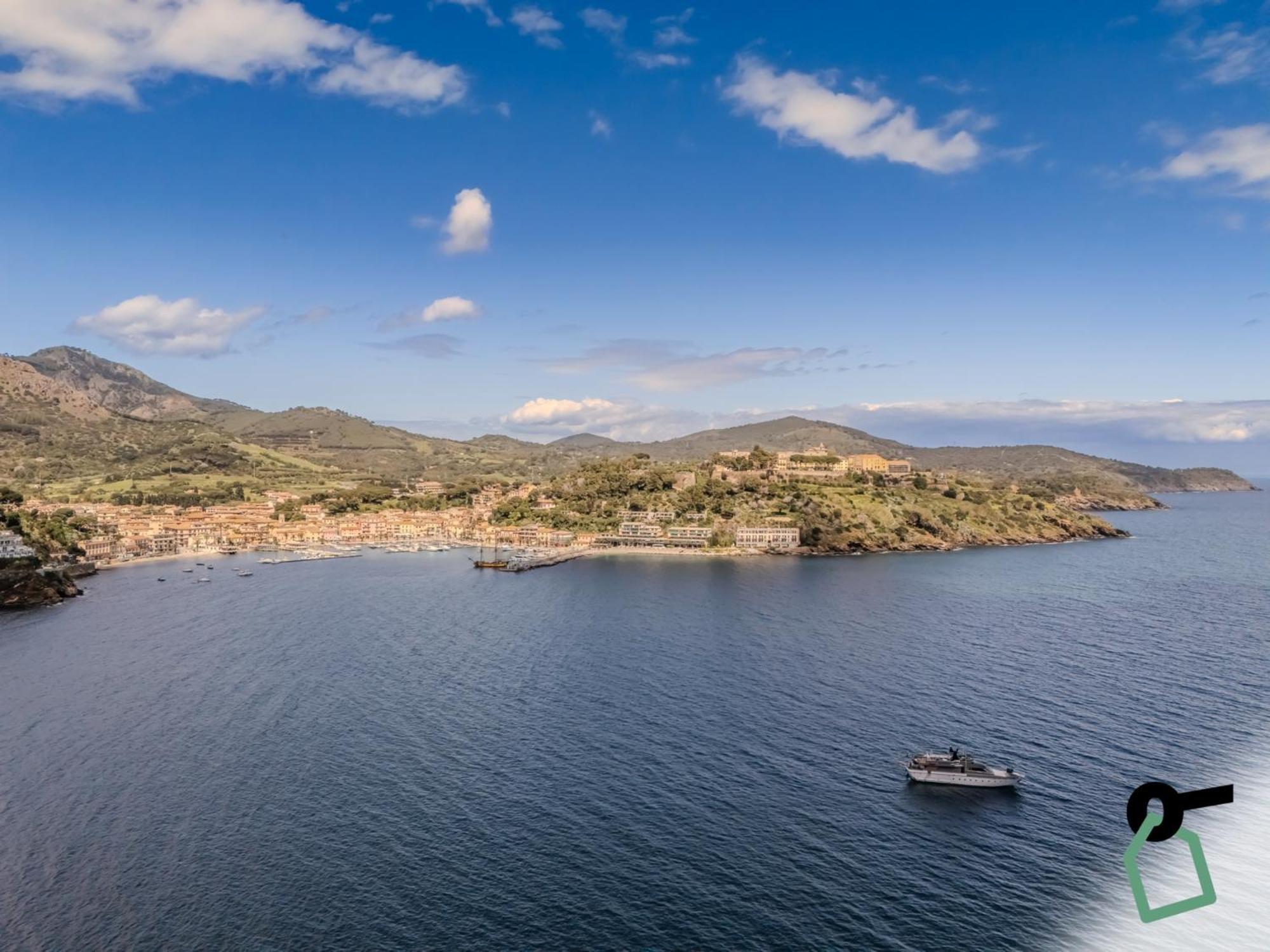 Hotiday Room Collection - Porto Azzurro Каполивери Екстериор снимка