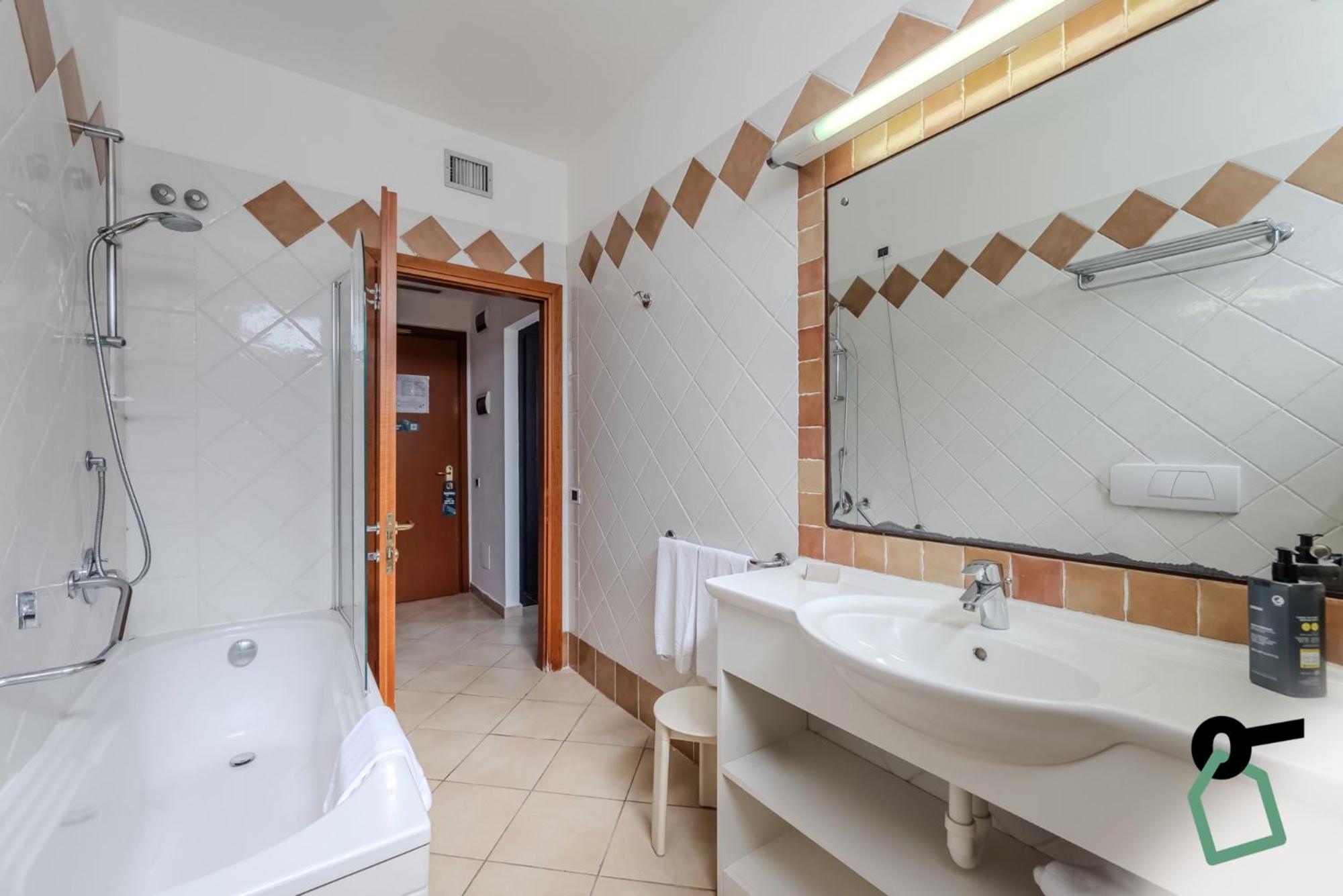 Hotiday Room Collection - Porto Azzurro Каполивери Екстериор снимка