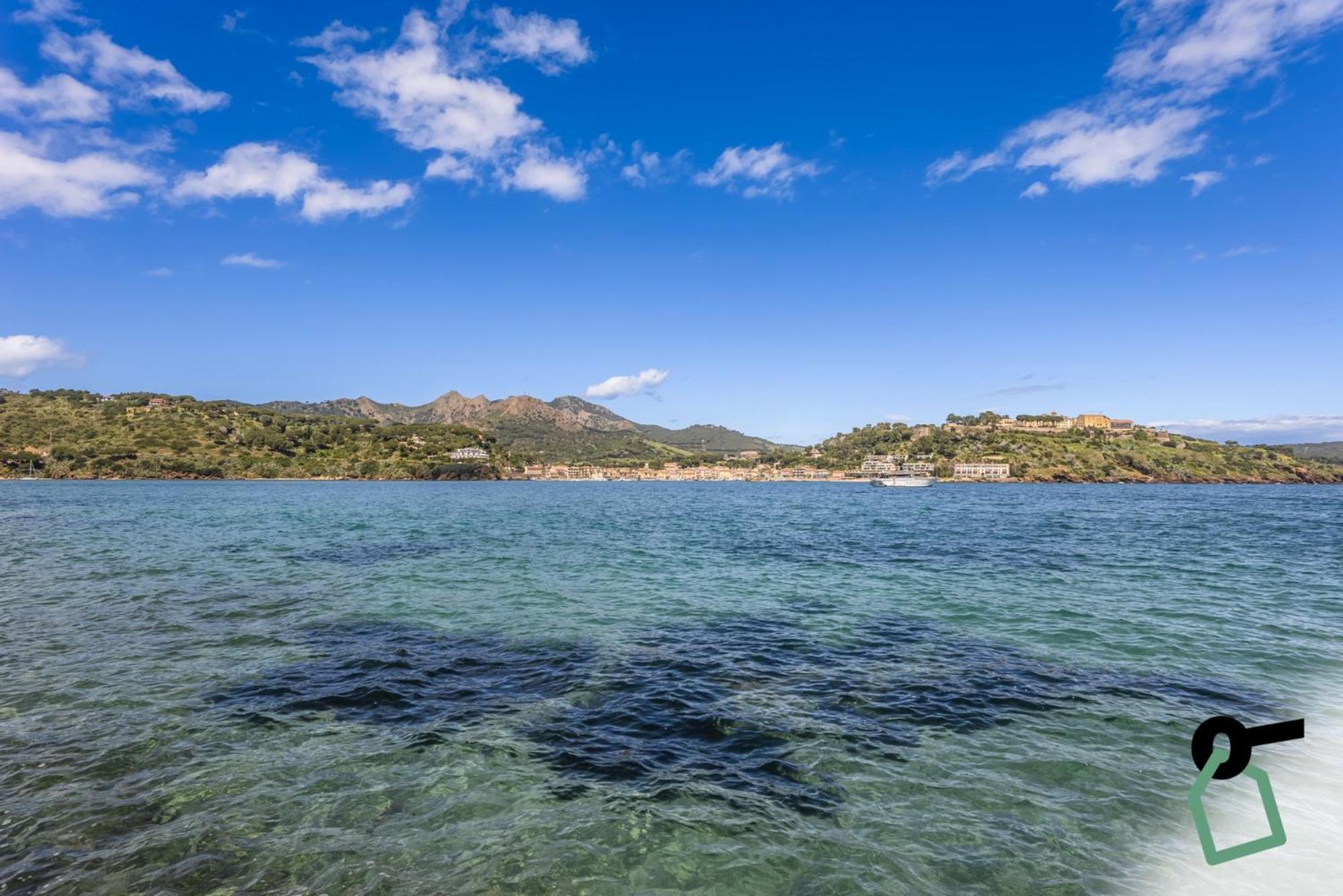Hotiday Room Collection - Porto Azzurro Каполивери Екстериор снимка
