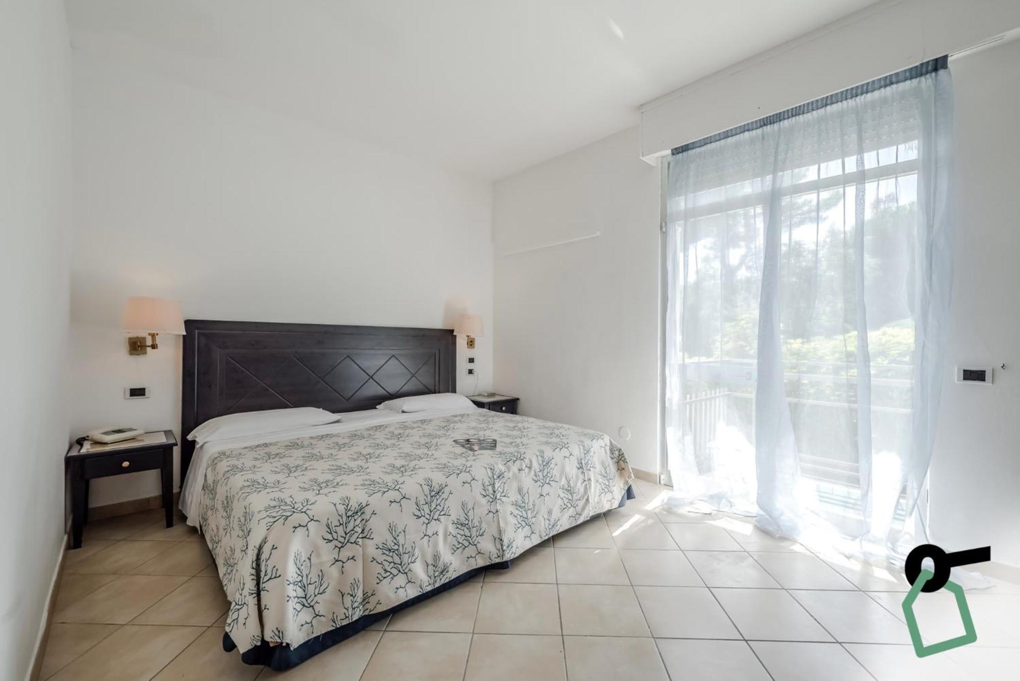 Hotiday Room Collection - Porto Azzurro Каполивери Екстериор снимка