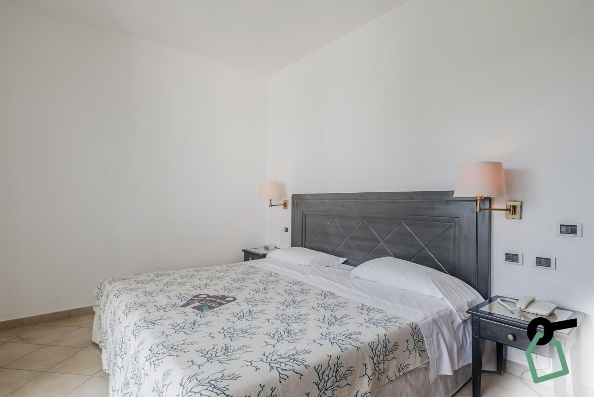 Hotiday Room Collection - Porto Azzurro Каполивери Екстериор снимка