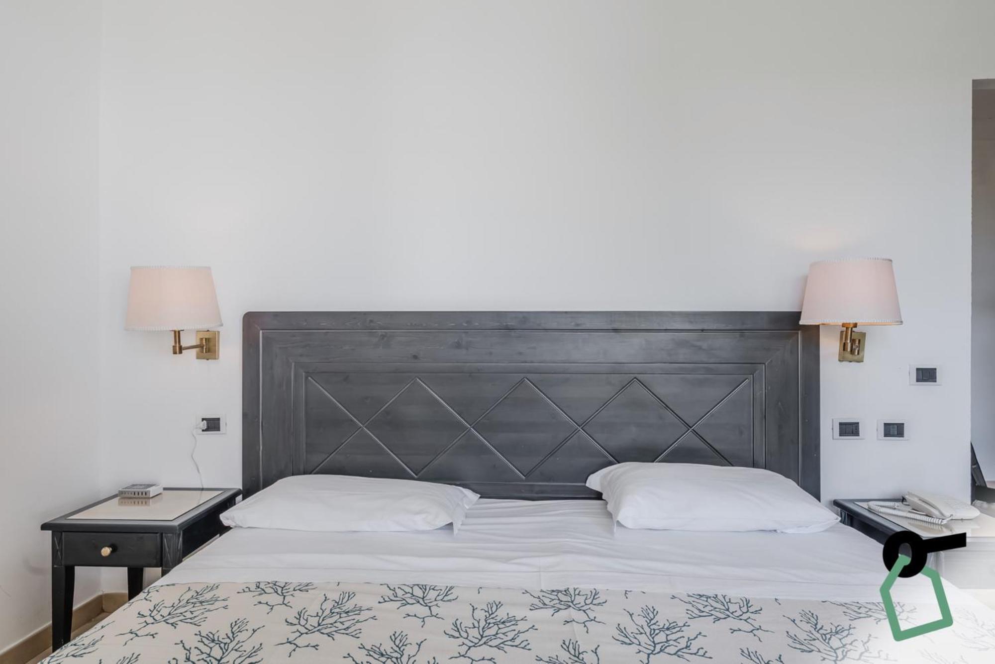 Hotiday Room Collection - Porto Azzurro Каполивери Екстериор снимка